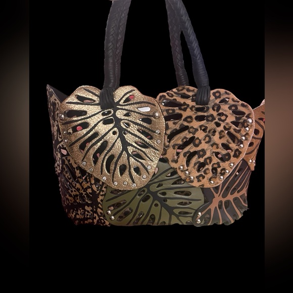 Beverly Feldman 2 handle leaf purse with insert - Picture 1 of 8